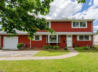 15 Beverly Way, Wayne, NJ 07470