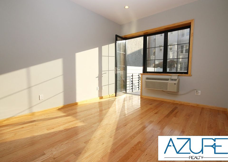 1st image of 1416 31st Ave #3