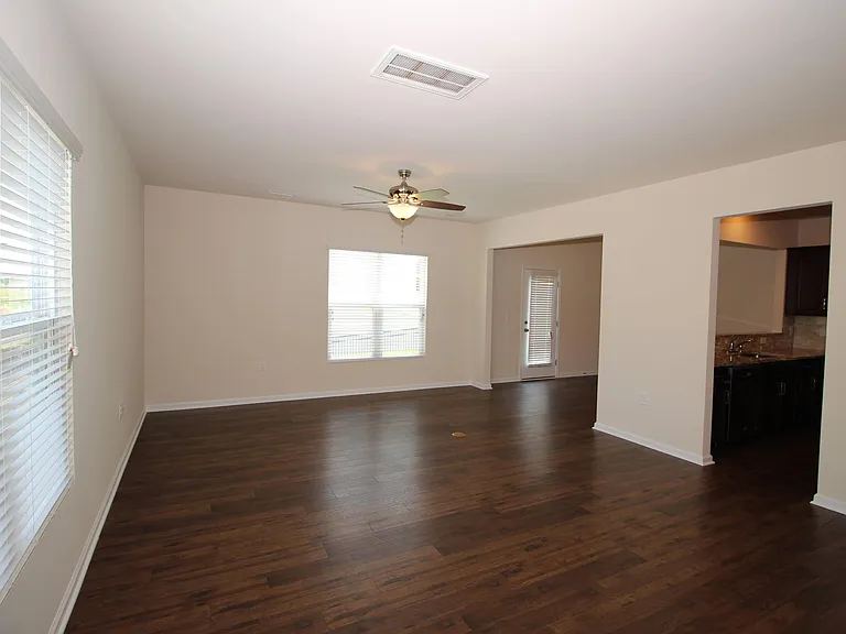 1212 Nightshade Dr — Photo 4