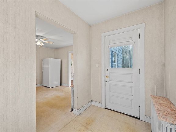 5th image of 212 Pearl St