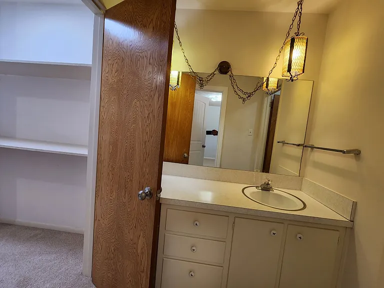 2604 Buckingham Dr — Photo 30