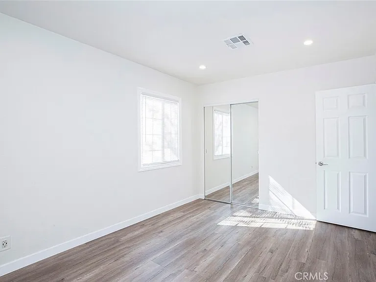 7820 Lasaine Ave — Photo 10