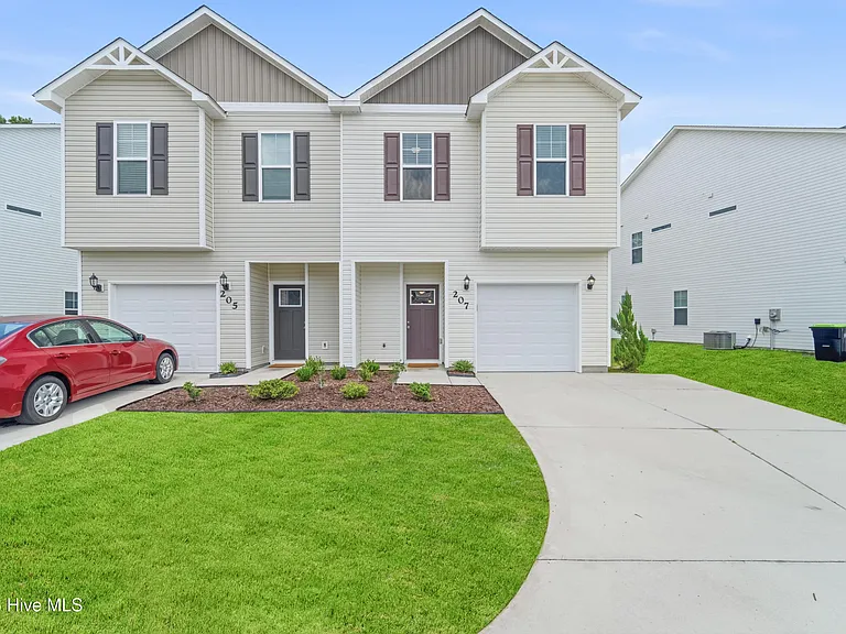 207 Shallowbag Bay Ln — Photo 1