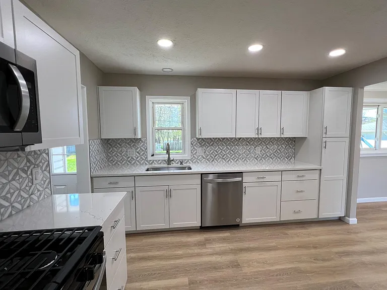 7326 Dell Haven Dr — Photo 9