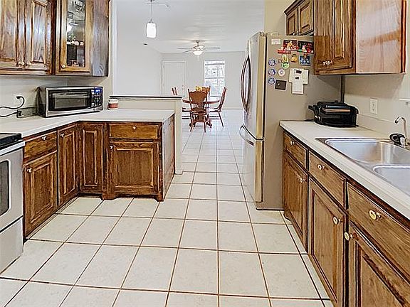 3rd image of 3128 Avenue H