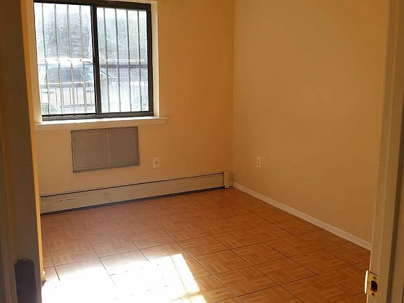 4th image of 59-37 41st Ave Floor 1
