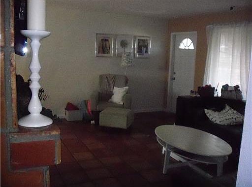 4th image of 1040 SW 32nd St