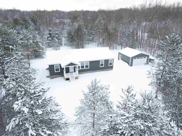 387 N Silver Creek Rd, Petoskey, MI 49770