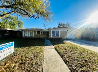2307 E Walnut Ave, Victoria, TX 77901