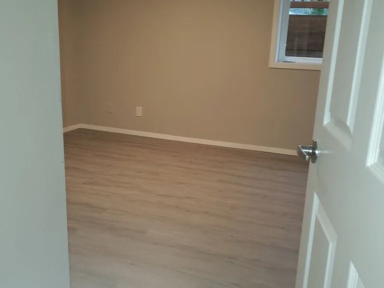 990 Mountain View Rd — Photo 13