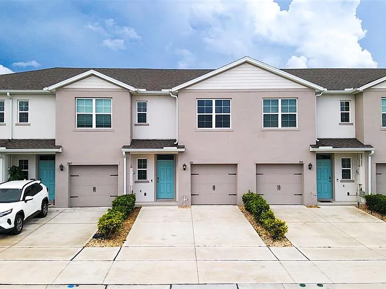 1311 Tallowwood Ln — Photo 1
