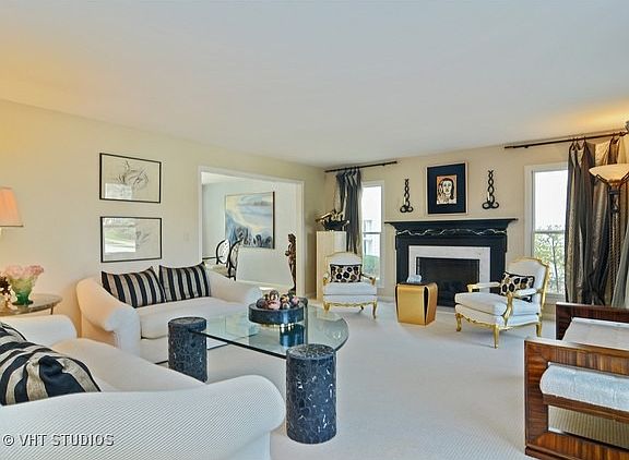 3rd image of 315 W Whitehall Dr
