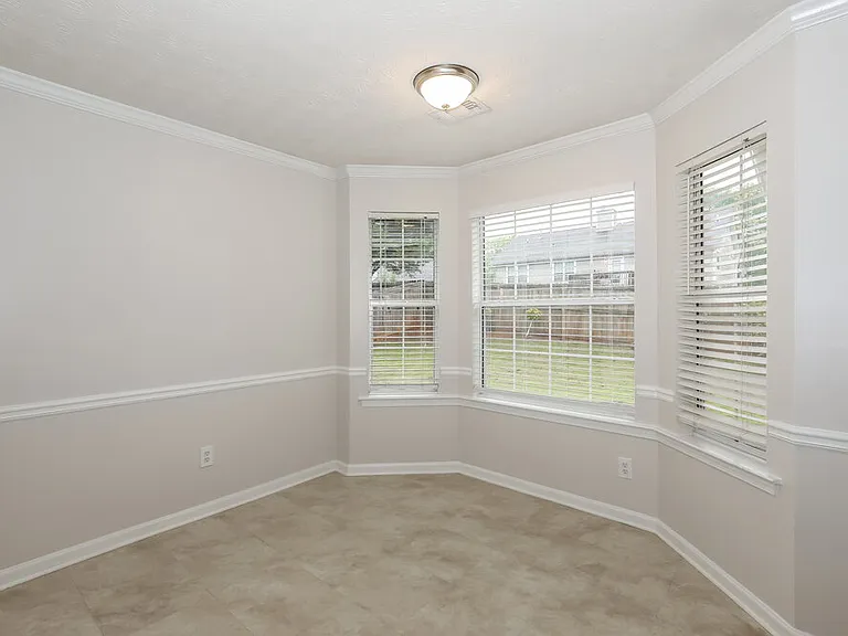 5250 Yellow Pine Dr — Photo 5