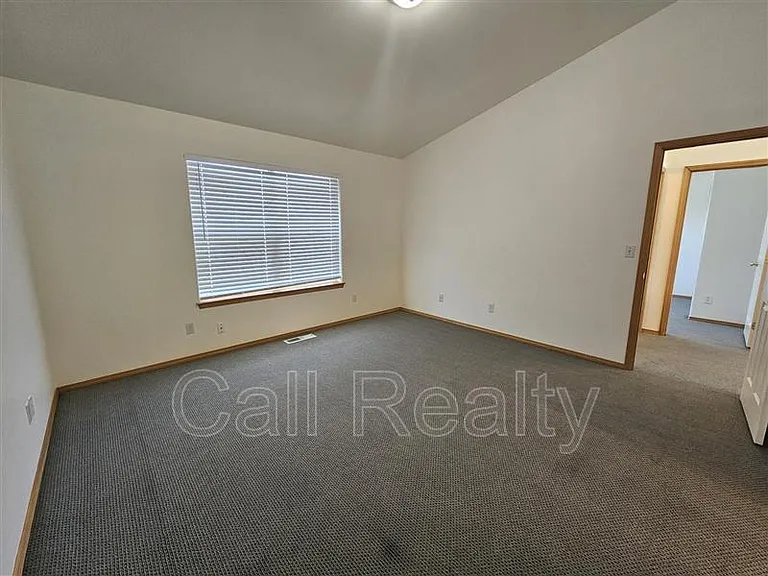 1021 N Malvern Rd — Photo 8