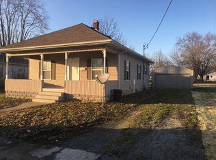 902 E Reeves St, Marion, IL 62959