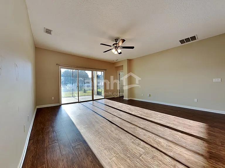 475 Hefferon Dr — Photo 8