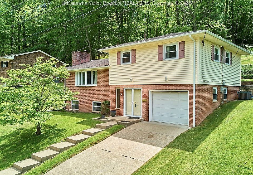 1st image of 1505 Village Dr