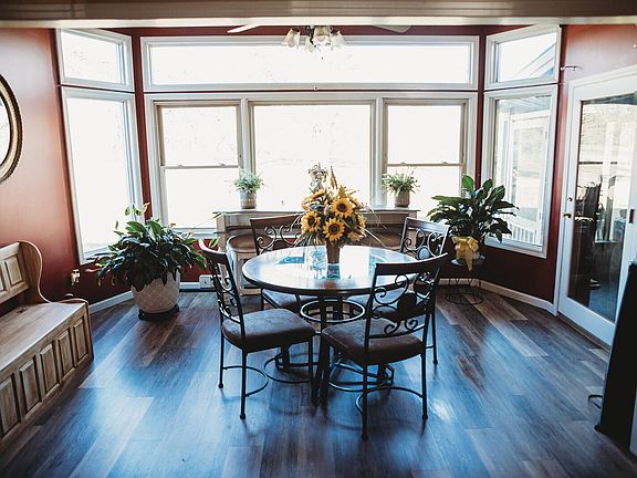 5th image of 440 Clubside Dr