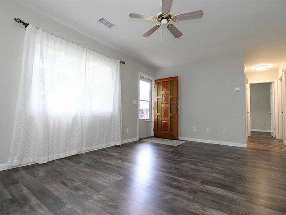 5th image of 8142 Hollybrook Ct