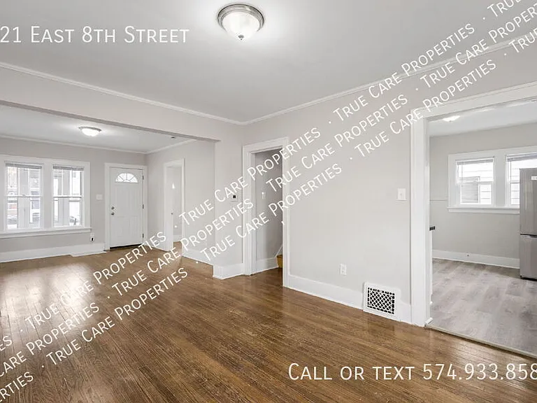 221 E 8th St — Photo 23