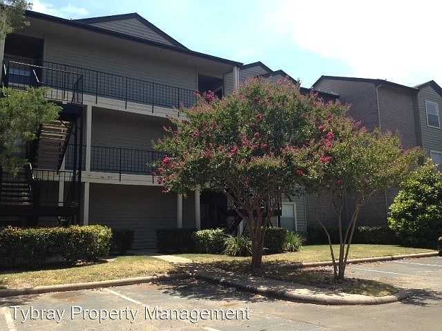 2nd image of 12166 Metric Blvd APT 0215