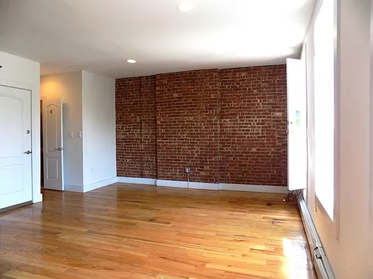 Rented by Makover Group Inc | media 12