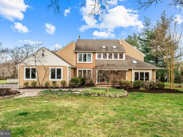 806 Joshua Ct, Moorestown, NJ 08057