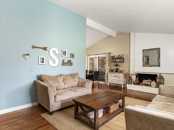 2nd image of 1009 W Woodway Ave