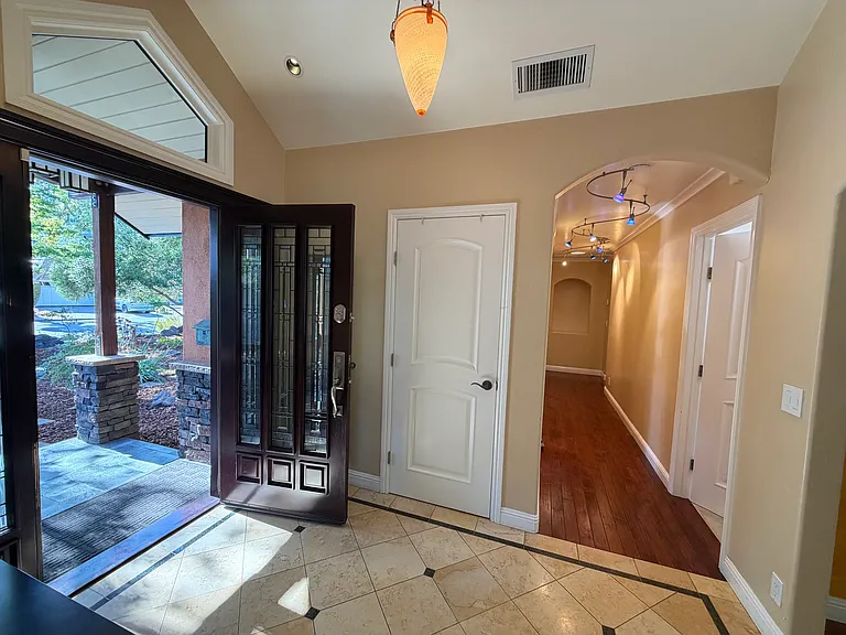1867 Limetree Ln — Photo 4