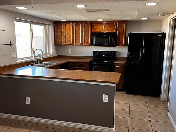 4th image of 9615 N 58th Ln