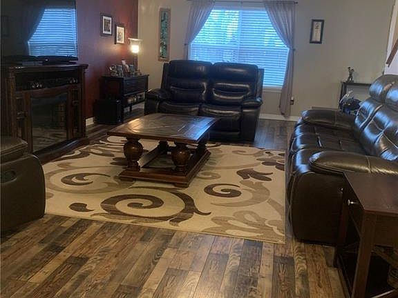 2nd image of 1640 Long Lake Dr