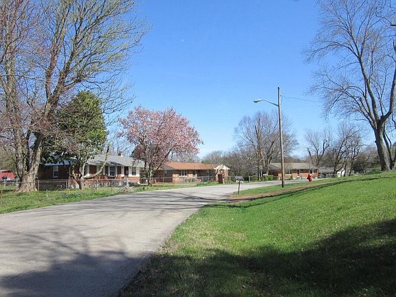 5th image of 206 Park Ln
