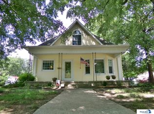 823 N 10th St, Beatrice, NE 68310