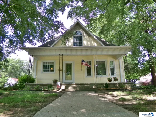 823 N 10th St, Beatrice, NE 68310