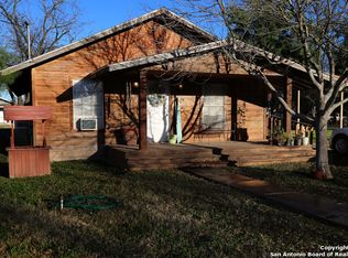 554 S Camp St, Uvalde, TX 78801