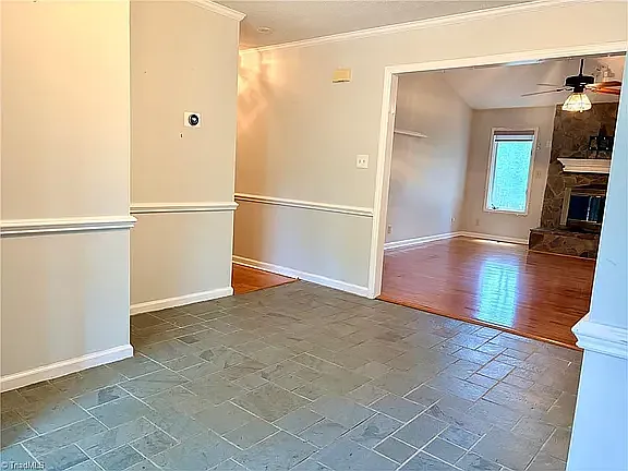 3 bed, 2789 sqft, $2,750 — Photo 2