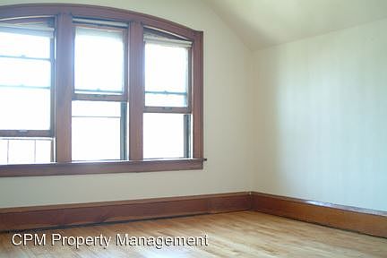 2nd image of 617 21st Ave S Uppr 1-