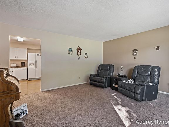 3rd image of 308 Ewing St