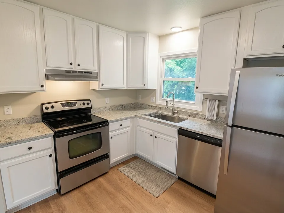 Kitchen - Main level