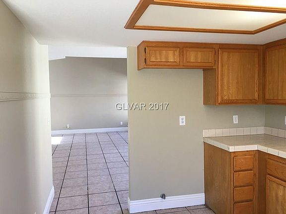 3rd image of 524 Battle Mountain Dr