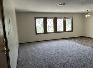 1716 D Ave - B3, Cedar Rapids, IA 52402