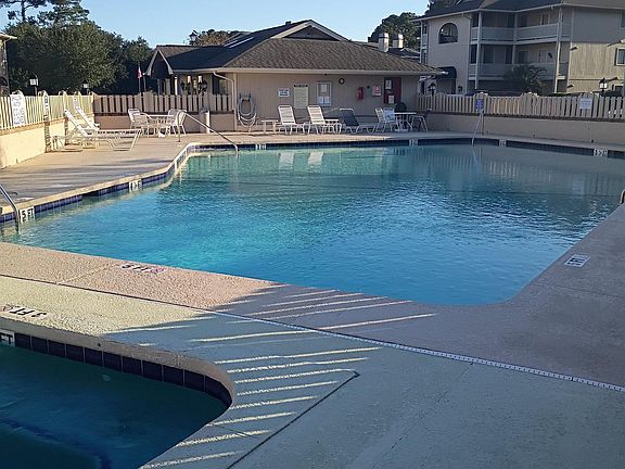 4th image of 4234 Pinehurst Circle #L-7