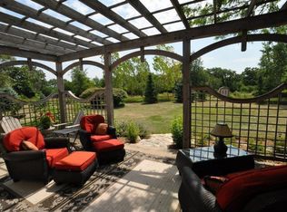 S40W33145 Connemara Dr, Dousman, WI 53118