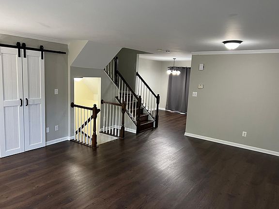 4th image of 4943 Benecia Ln