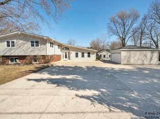 2S875 S Raddant Rd, Batavia, IL 60510