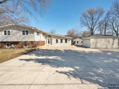 2S875 S Raddant Rd, Batavia, IL, 60510