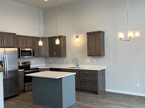 2nd image of 1701-1919 Johnson Dr S #1901