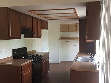3rd image of 2068 Whitman Dr