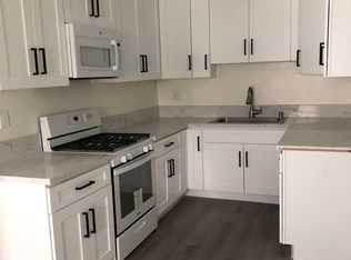 18552 Clark St APT 10, Tarzana, CA 91356