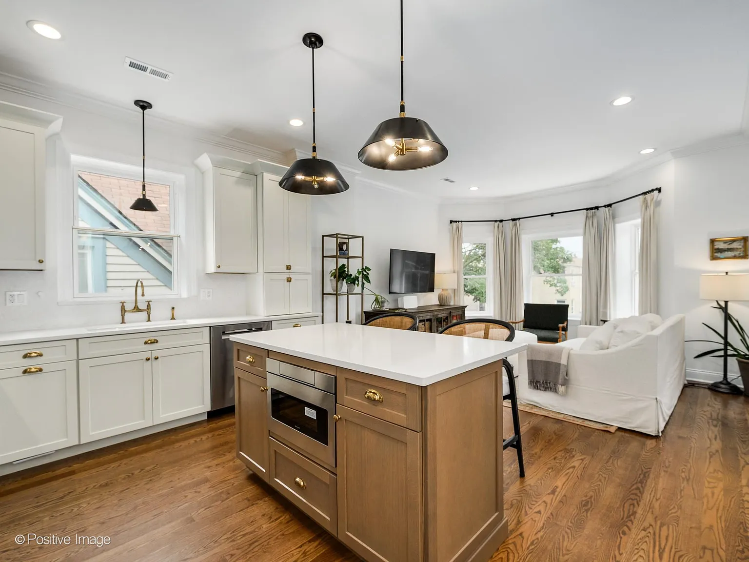 2 bed, 1400 sqft, $3,995 — Photo 3